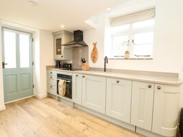 Refrigerador, lavavajillas, tetera/pava eléctrica, tostadora