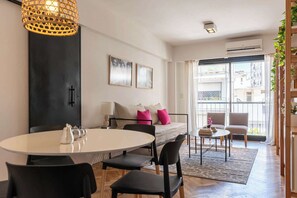 TV - MOT + Anchorena 1400 - 2 Bd in Recoleta (Buenos Aires)