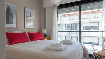 2 habitaciones, tabla de planchar con plancha, internet y ropa de cama