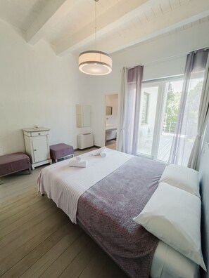 4 chambres, fer et planche à repasser, lit parapluie, Wi-Fi gratuit