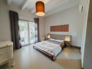 4 soverom, strykejern/-brett, reiseseng for barn og wi-fi (inkludert)