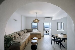 40-inch Smart TV with cable channels, TV