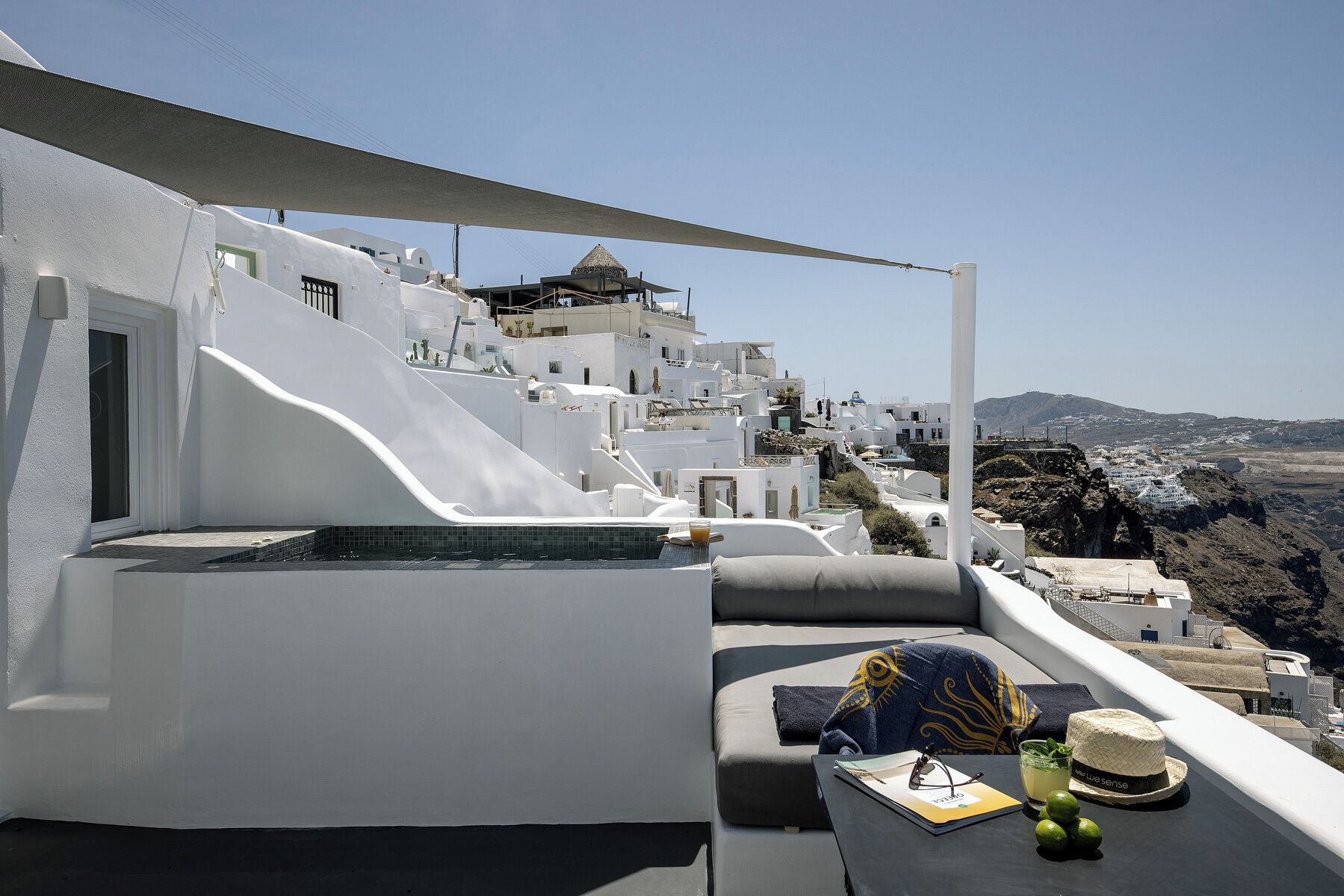 Zeal Dome with hot tub & Caldera View | Terrace/patio