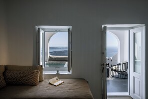 40-inch Smart TV with cable channels, TV