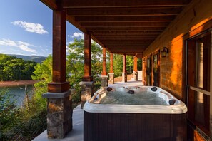Terrace/patio - Lake Cliff Retreat on Fontana Lake (Bryson City)
