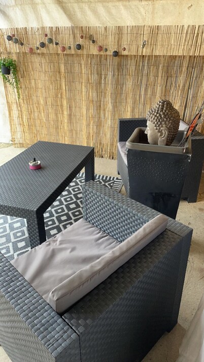 T2 in the countryside near greenway.