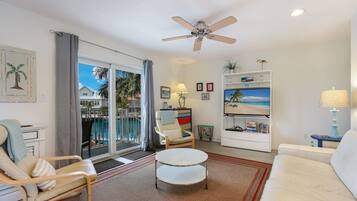 House, 2 Bedrooms | Living area