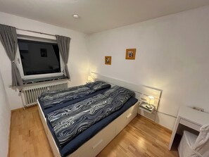 1 bedroom, WiFi, bed sheets