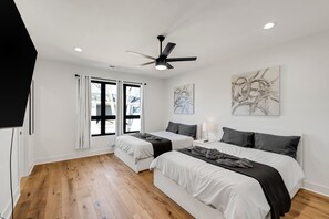 House, 3 Bedrooms | 3 bedrooms, free WiFi - Modern! New! Built! Duplex! For Families! In Clt! 3 Bedroom Duplex by Redawning (Charlotte)