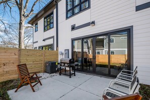 House, 3 Bedrooms | Terrace/patio
