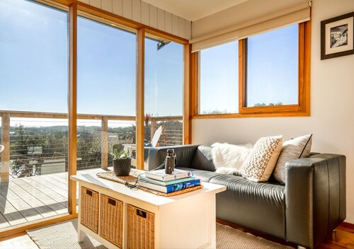 Perched at one of the highest points in Rye (Sleeps 11)