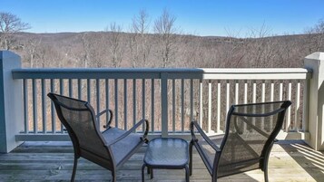 Condo, 4 Bedrooms | Property grounds