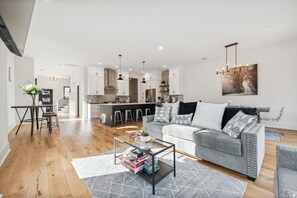 House, 3 Bedrooms | Living area - New! Built! Duplex! In Clt! Perfect For Families! 3 Bedroom Duplex by Redawning (Charlotte)