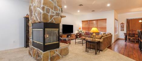 콘도, 침실 4개 | 거실 공간