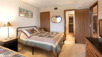 Condo, 2 habitaciones | 2 habitaciones, tabla de planchar con plancha, cunas y wifi gratis