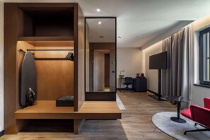 Family Room, Connecting Rooms | Minibar, in-room safe, individually decorated, desk
