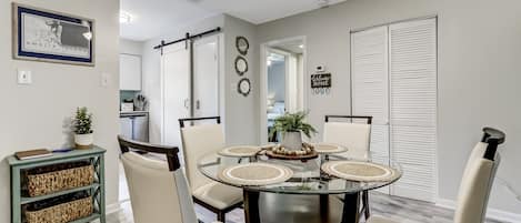 Condo, 2 habitaciones | Restaurantes