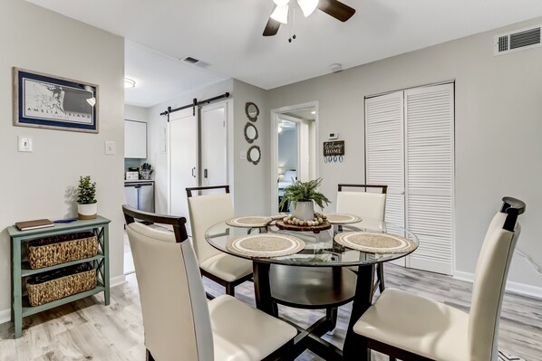 Condo, 2 Bedrooms | Dining - 3e Amelia Landings 2 Bedroom Condo by RedAwning (Fernandina Beach)