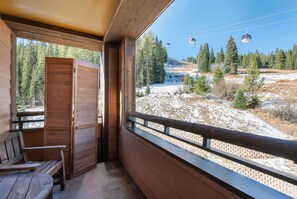 Condo, 3 Bedrooms | Property grounds