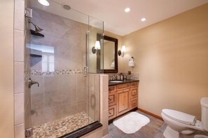 Condo, 3 Bedrooms | Bathroom | Towels - Zephyr Mountain Lodge, Condo 3 Bedroom 3 Condo (Winter Park)
