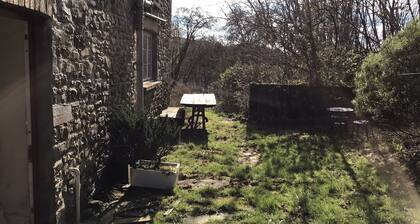 Beautiful Victorian Farmhouse - peaceful,