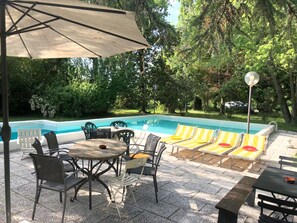Seasonal outdoor pool, sun loungers - Bresbot (Bressana Bottarone)