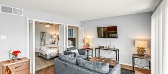 Prime Location close to Restaurants, NASA, Kemah, etc