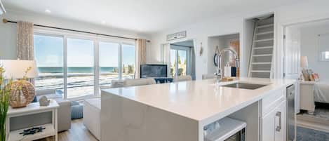 2 bedrooms, iron/ironing board, WiFi (free), bed sheets