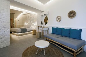 Deluxe-Suite, eigener Pool, Meerblick | 1 Schlafzimmer, hochwertige Bettwaren, Minibar, Zimmersafe