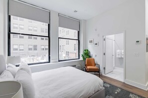 Unclassified image, 4 of 33, button