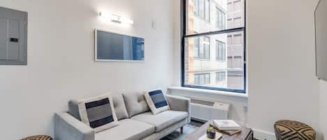 Téléviseur, bureau