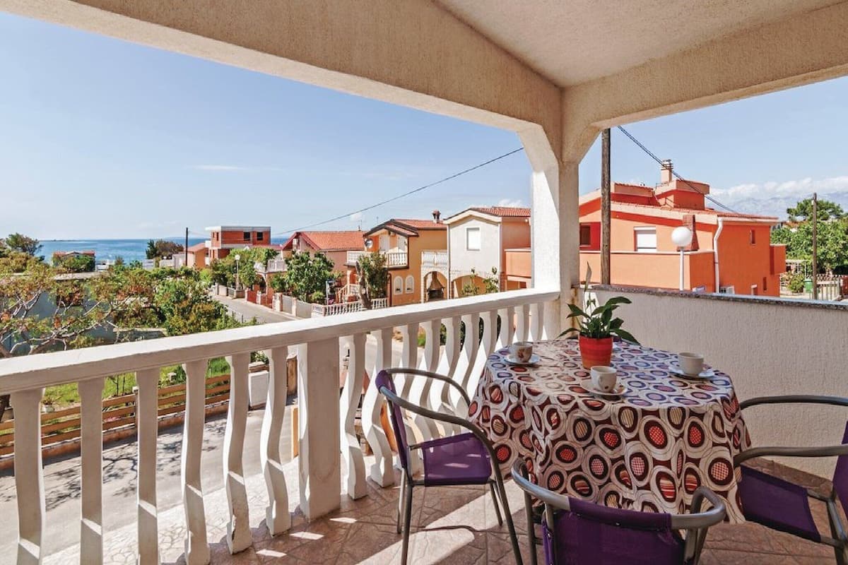 Apartment (One Bedroom Apartment with Balcony) | Teres/patio