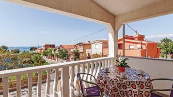 Departamento (One Bedroom Apartment with Balcony) | Terraza o patio