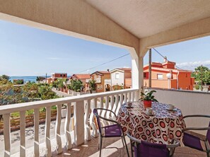 公寓 (One Bedroom Apartment with Balcony) | 露台/庭院