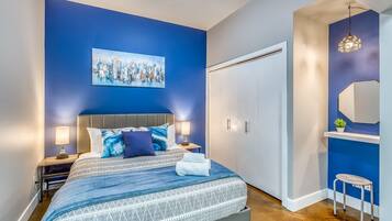 2 bedrooms, desk, iron/ironing board, WiFi