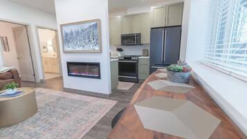 Geladeira, micro-ondas, fogão, cooktop