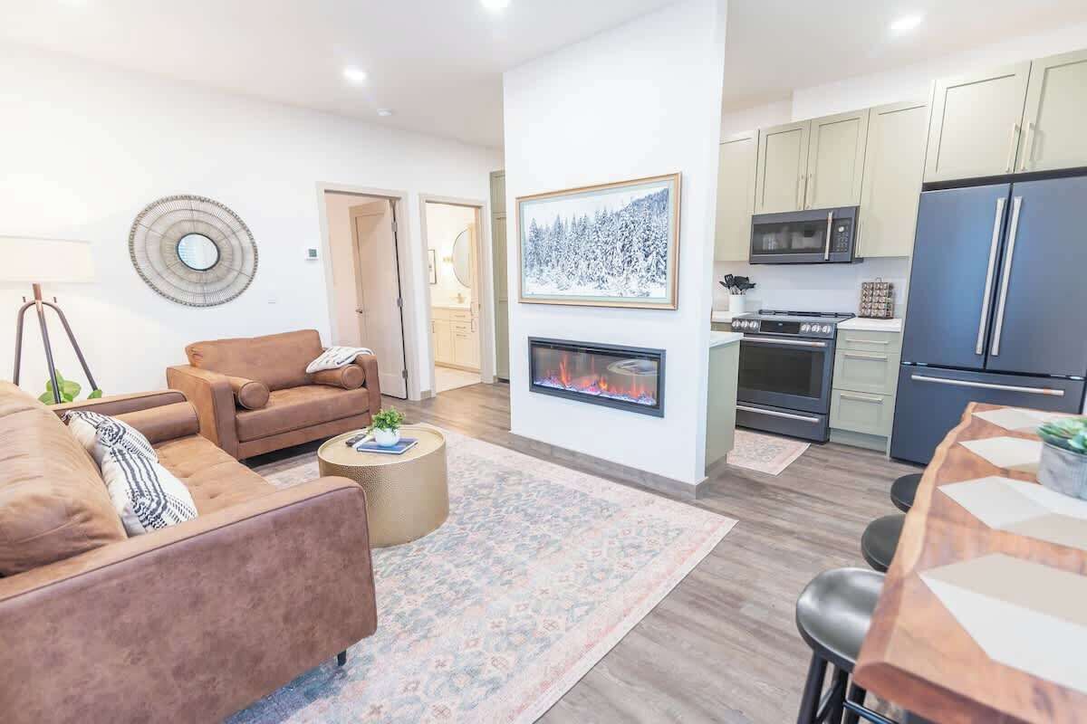 TV, Netflix, Hulu, streaming services