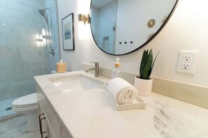 Shower, hair dryer, towels - Upscale Downtown Suite • Mt. Views • Walkable! (Palmer)