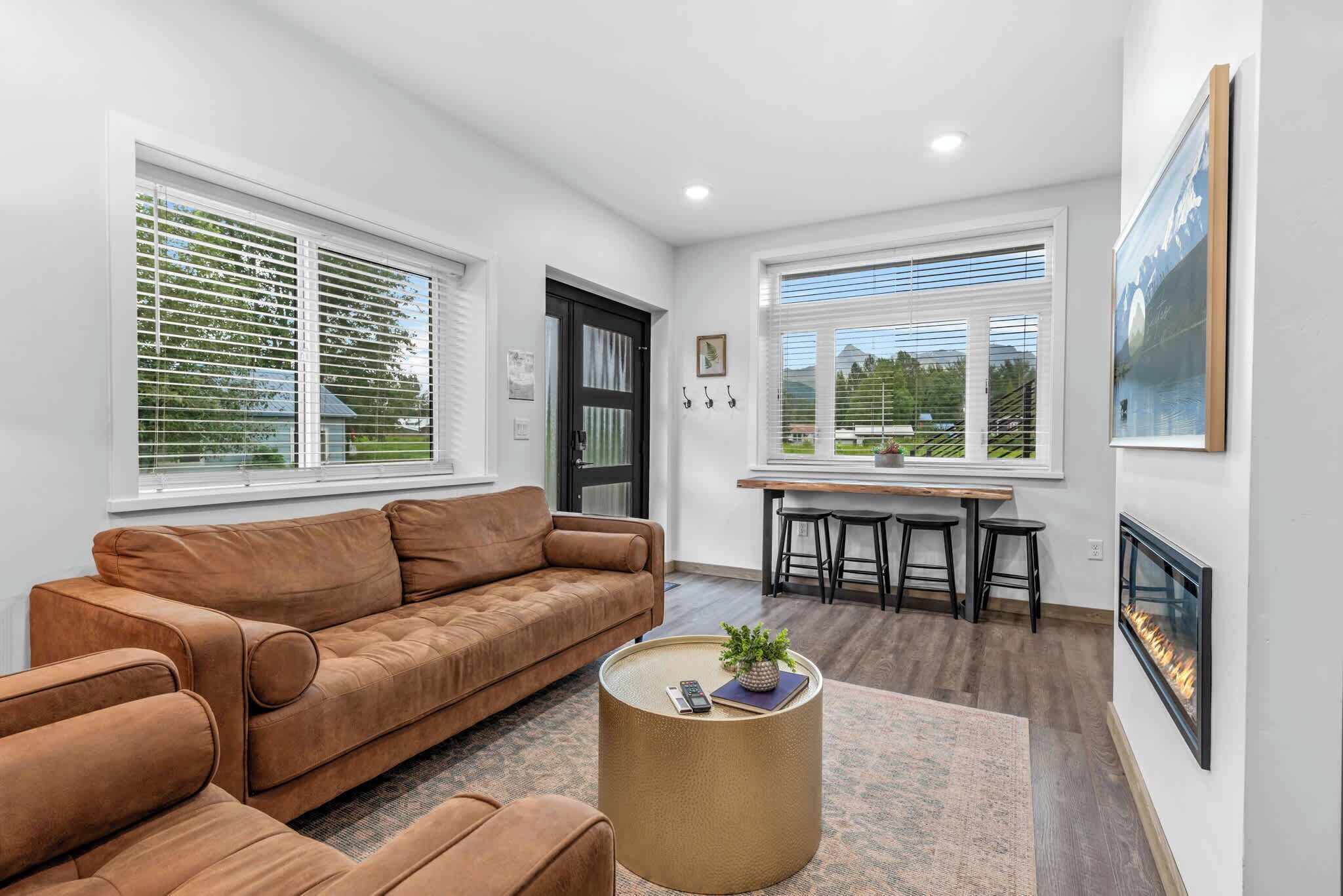 TV, fireplace, offices