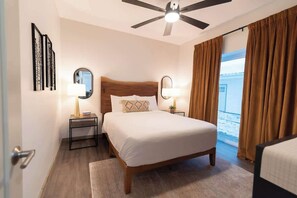 1 slaapkamer, een strijkplank/strijkijzer, reisbedje, wifi