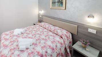 Deluxe kamer, 1 twee- of 2 eenpersoonsbedden | Gratis wifi, beddengoed