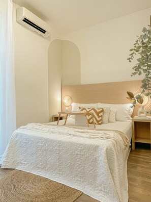 Deluxe Double Room | In-room safe, free WiFi, bed sheets