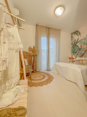 In-room safe, free WiFi, bed sheets - Americana beach house (Rimini)