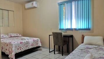 Quarto luxo | Wi-Fi de cortesia, roupa de cama