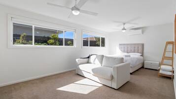 4 bedrooms, free WiFi, bed sheets