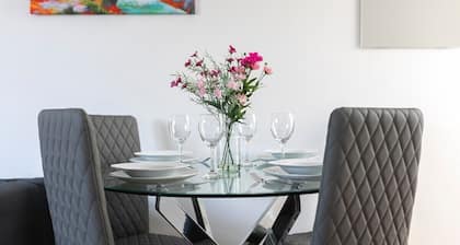 Skyvillion - Enfield 4Bed House w/Garden + Parking
