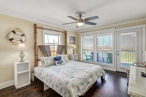 2 bedrooms, iron/ironing board, free WiFi, bed sheets - Heated swimming pool, hot tub and beach access! (Port Aransas)