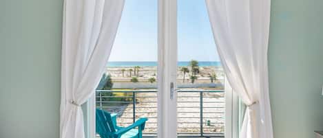 5 bedrooms, iron/ironing board, travel cot, free WiFi