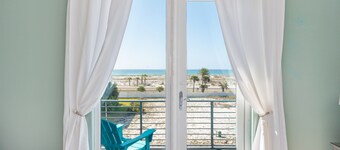 Relaxing, Spacious Gulf View Home, Steps to Beach