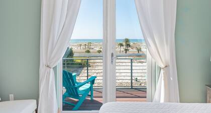 Relaxing, Spacious Gulf View Home, Steps to Beach